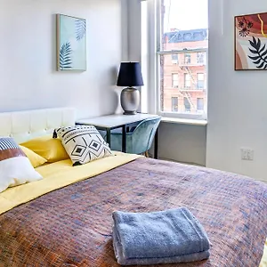 3 Bedroom Gorgeous In Hells Kitchen New York
