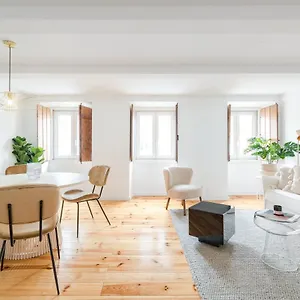 https://casa-boma-lisboa-charming-and-typical-apartment-lapa-iii.hotels-lisbon-portugal.com